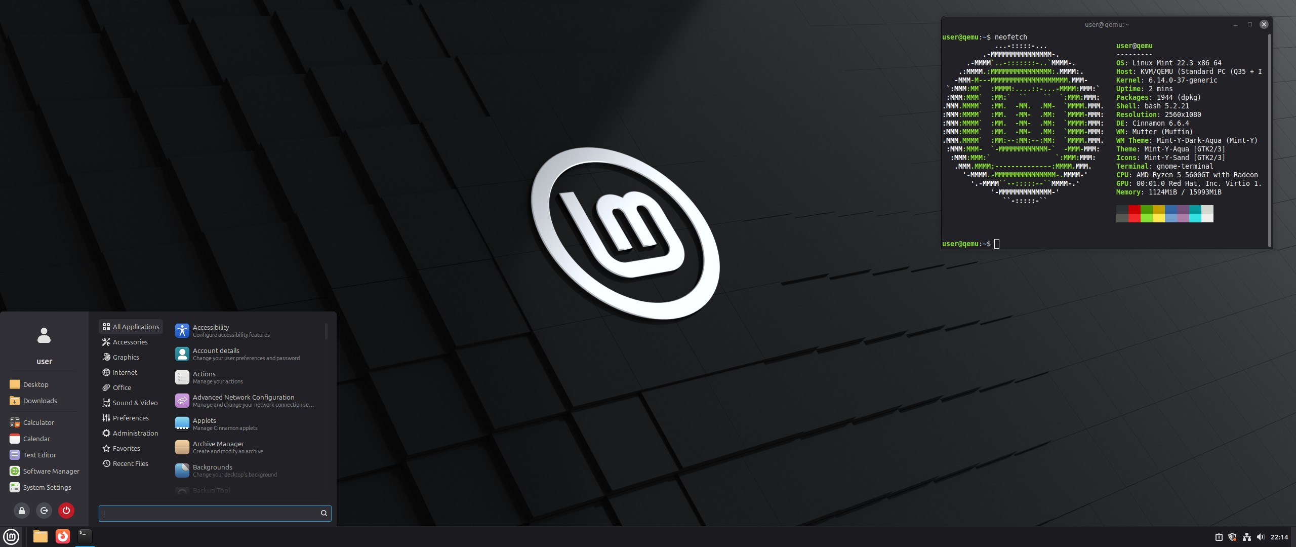 Робочий стіл Linux Mint Cinnamon із меню програм і панеллю завдань