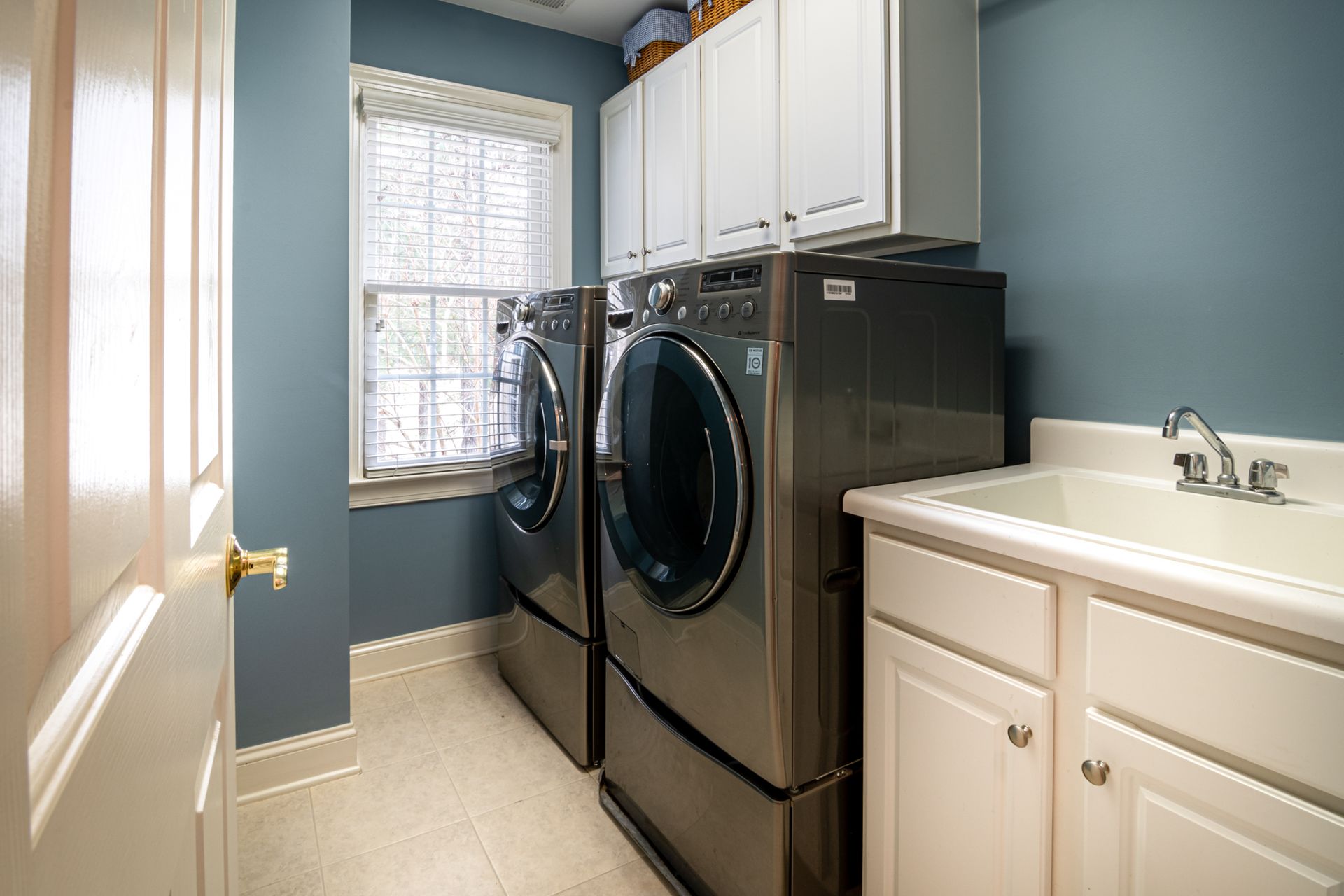 Washer-Dryer Combo or Separate Washer and Dryer: Which Should You Choose?